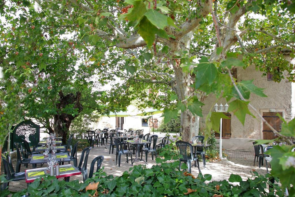 Hotel Logis & Dejeunez Sous L'arbre