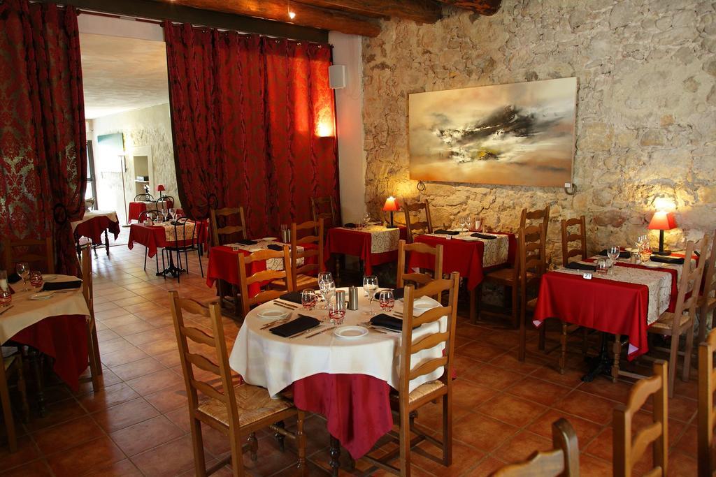 Logis & Dejeunez Sous L'arbre Hotel
